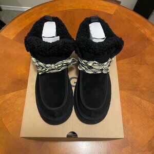 UGG Women's Funkarra Cabin Cuff - Suede/Sheepskin - Size 9 - NWT